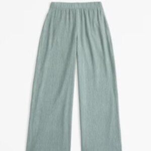 Crinkle Textured Pull-On Pant